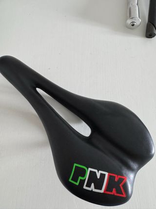 Sella bici da corsa PnK nuova