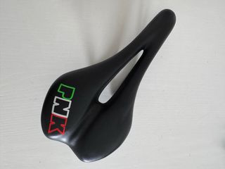Sella bici da corsa PnK nuova