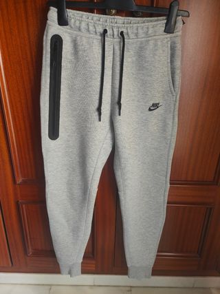 Pantalón Nike Tech fleece talla S
