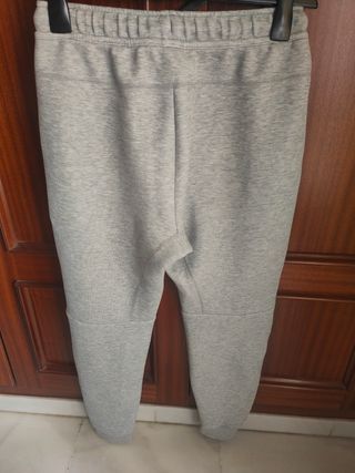 Pantalón Nike Tech fleece talla S