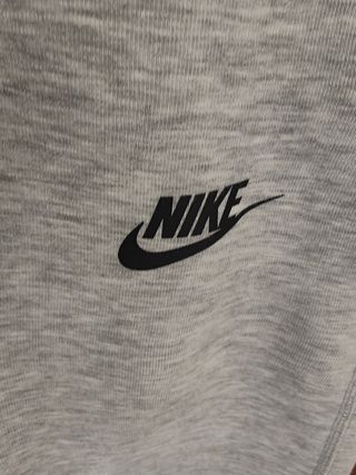 Pantalón Nike Tech fleece talla S