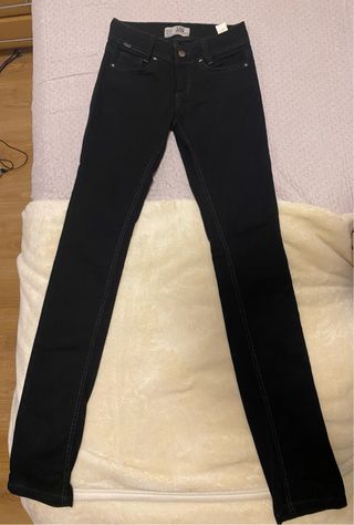Pantalon vaquero negro 