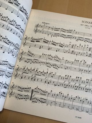 Mozart piezas para piano a 4 manos. Partitura