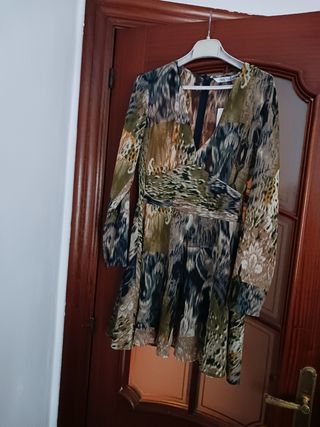 Vestido nuevo con etiquetas de Zara 