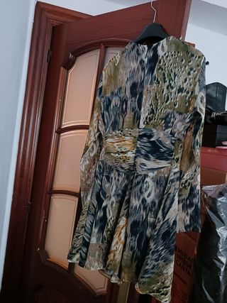 Vestido nuevo con etiquetas de Zara 
