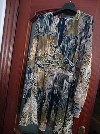 Vestido nuevo con etiquetas de Zara 