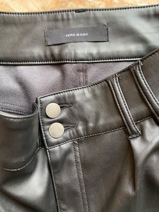 Pantalón cuero