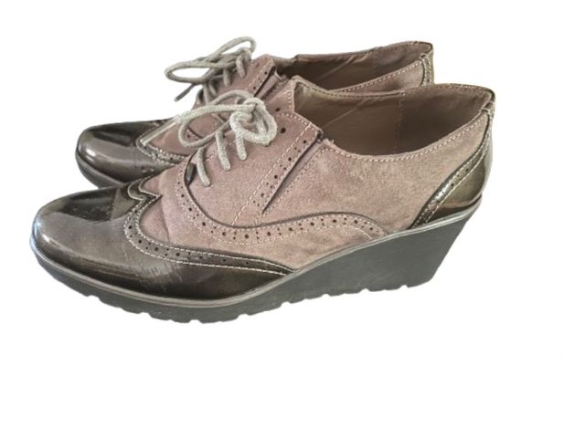 Mocassini allacciati stile inglese