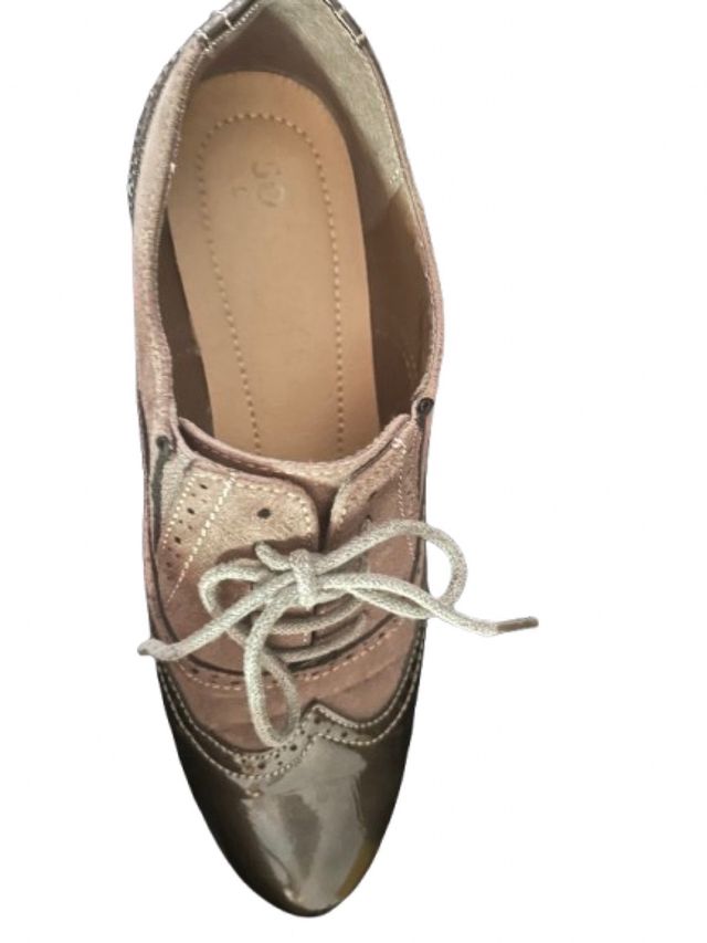 Mocassini allacciati stile inglese