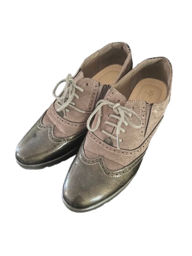 Mocassini allacciati stile inglese