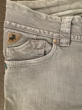 Pantalón tejano Lois gris