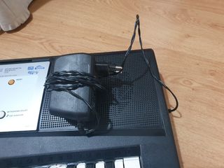 TECLADO YAMAHA YPT 200