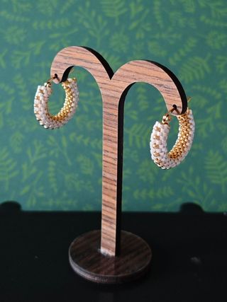 Pendientes artesanales Congo blancos y dorados