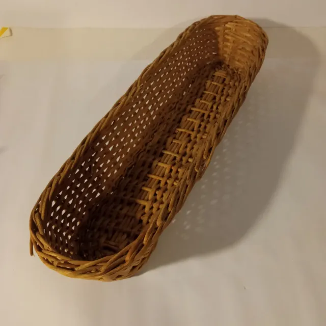 Cesta de mimbre o caña panera