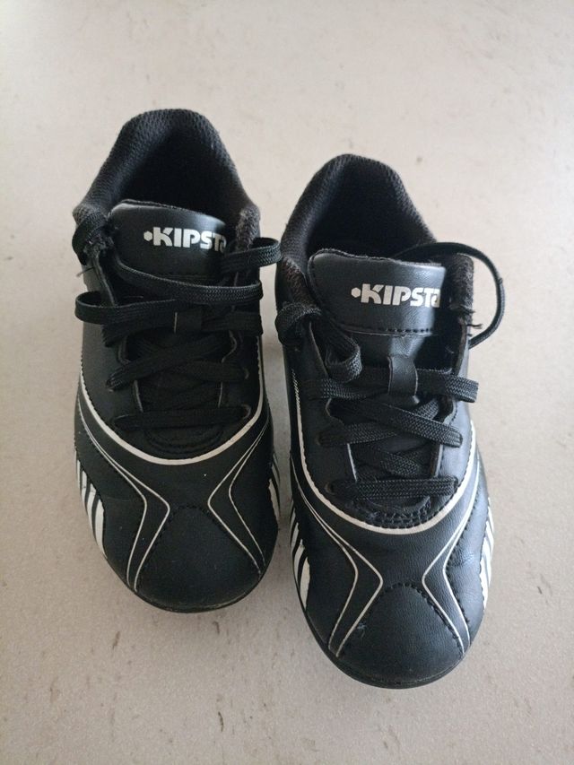 Botas de fútbol con tacos niño talla 28