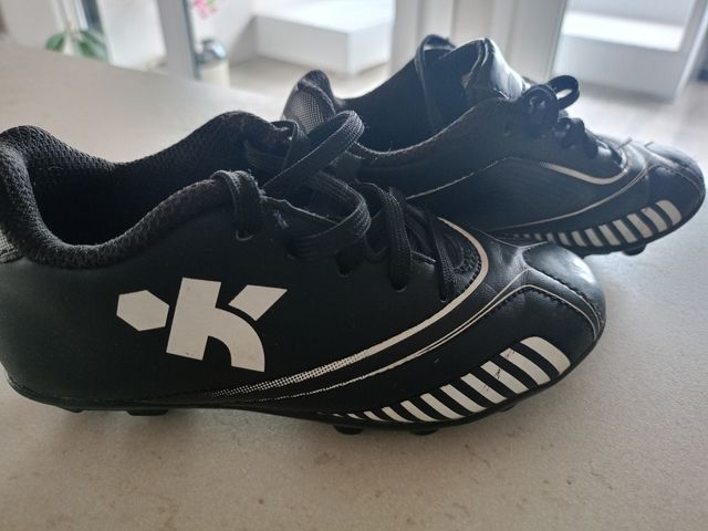 Botas de fútbol con tacos niño talla 28