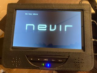 nevir dvd portatil doble 9"