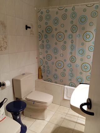 CASA CON GARAJE EN EL CENTRO DE YECLA