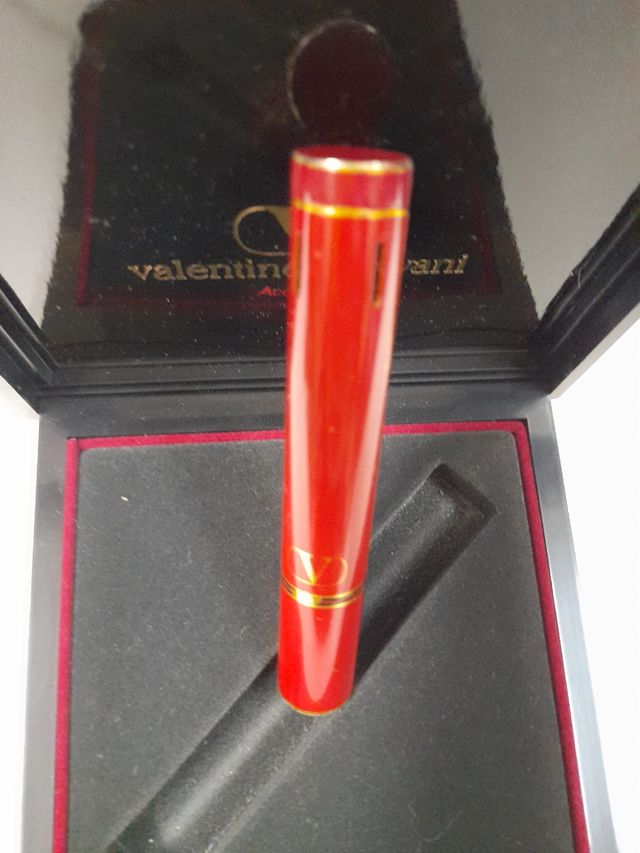 Accendino Valentinp garavani