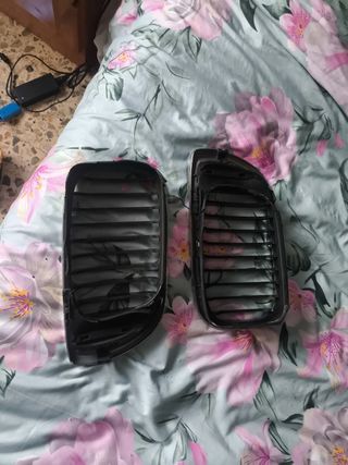 Rejilla capó bmwe46