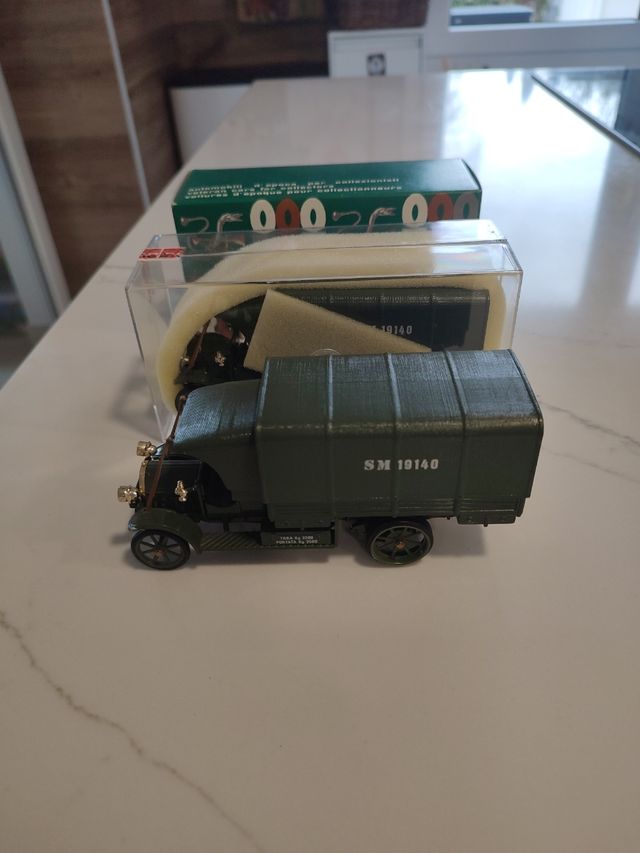 Fiat militar maquetas