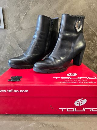 Botines de piel negros