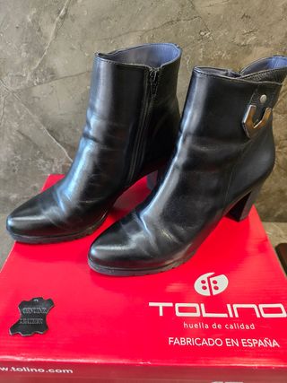 Botines de piel negros