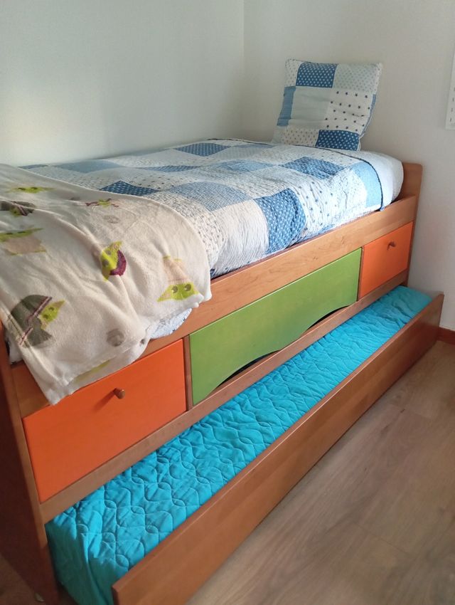 Cama dupla em pinho maciço