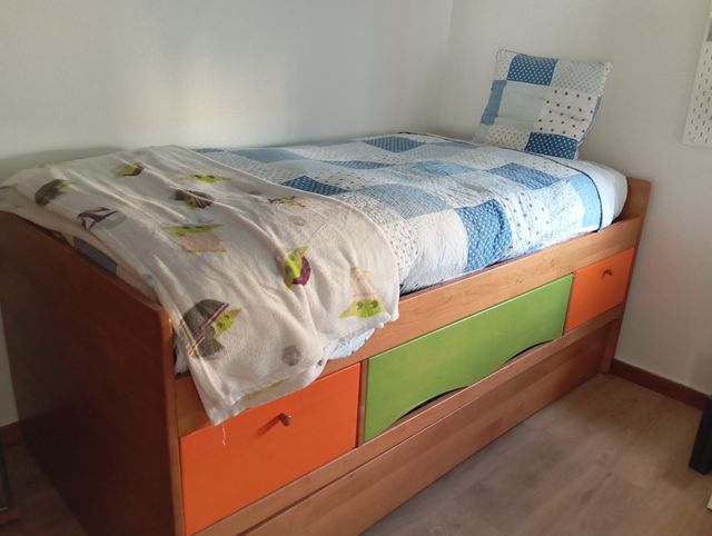 Cama dupla em pinho maciço