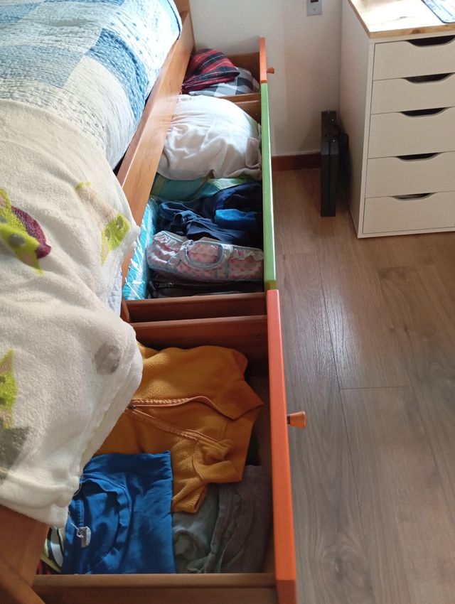 Cama dupla em pinho maciço