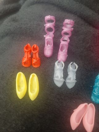 Lote zapatos muñeca tipo Barbie