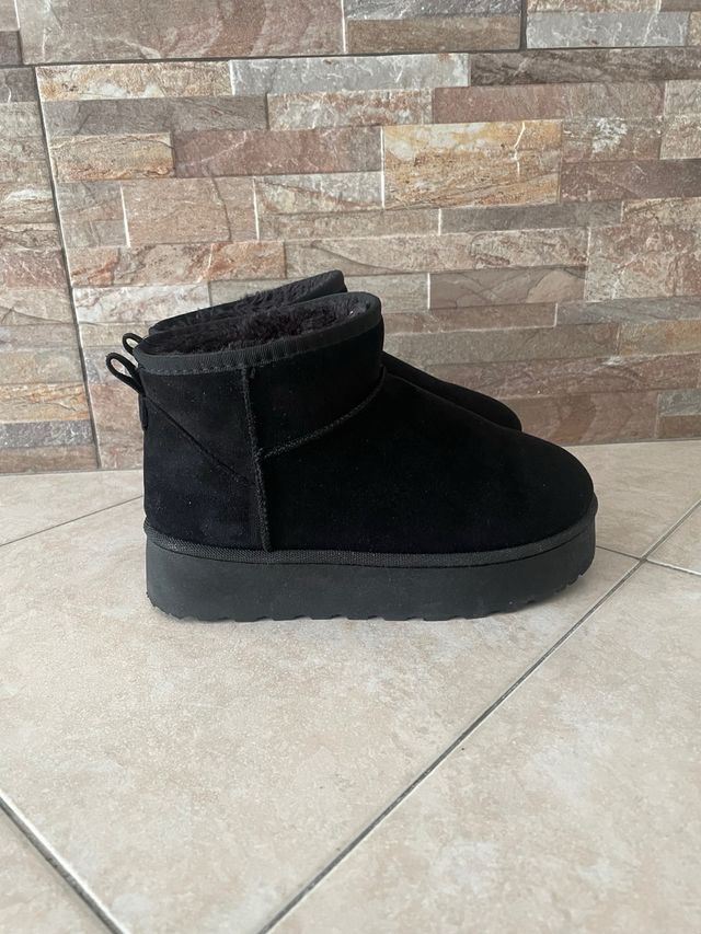 Stivaletti neri in suede  Taglia 38