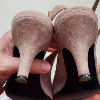 Zapatos y clutch