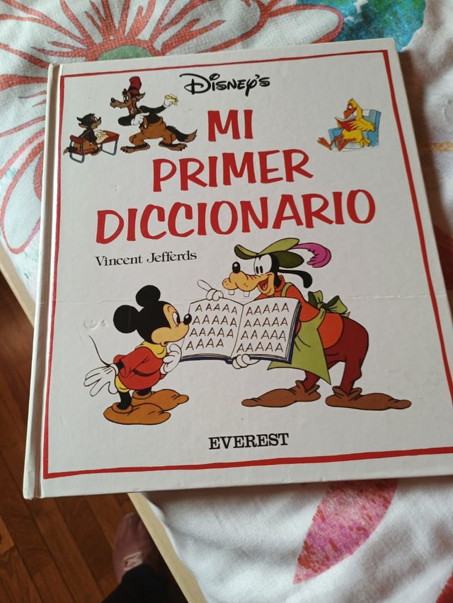 Mi primer diccionario Disney (Álbumes Disney) (Spanish Edition)