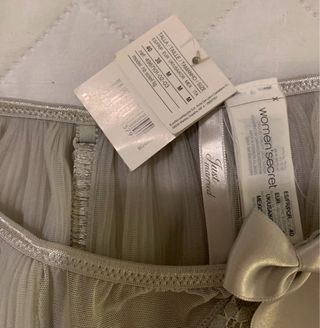 Liguero con faldita gris lenceria