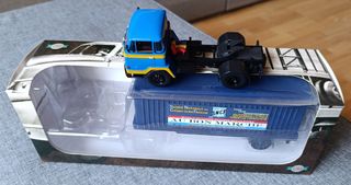 Camión-tractora a escala 1/43