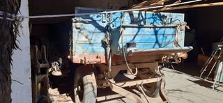 Remolque agrícola basculante