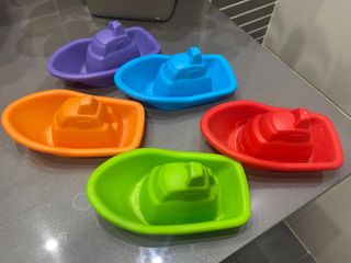 Juguete baño barcos