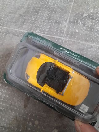 2 macchinina in metallo smaltato nuovo .