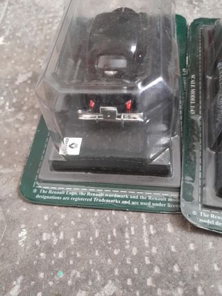 2 macchinina in metallo smaltato nuovo .