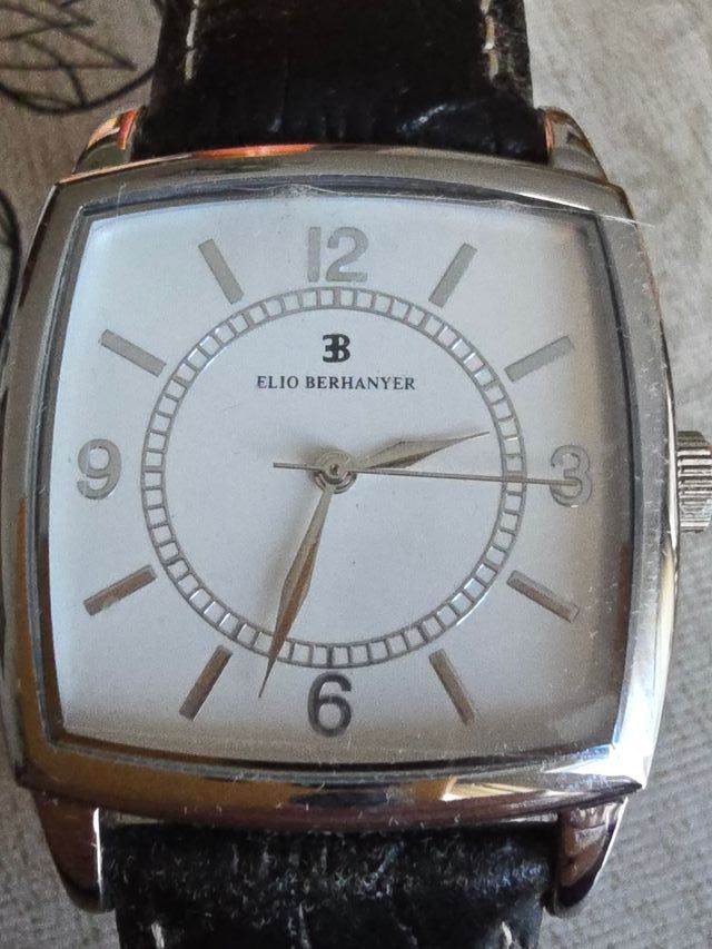 Se vende reloj Elio Berhanyer sin caja. A estrenar