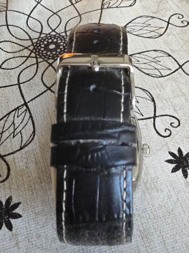 Se vende reloj Elio Berhanyer sin caja. A estrenar