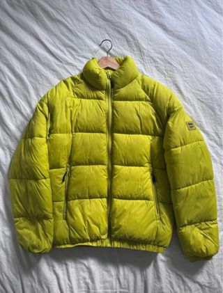 Abrigo/chaqueta amarillo de Zara