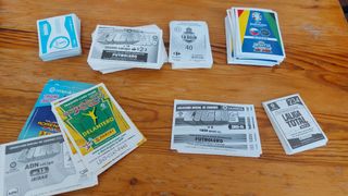 Lote 63 cromos fútbol diferentes
