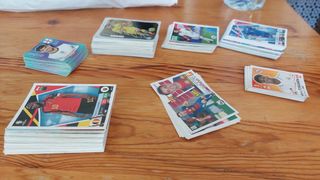 Lote 63 cromos fútbol diferentes