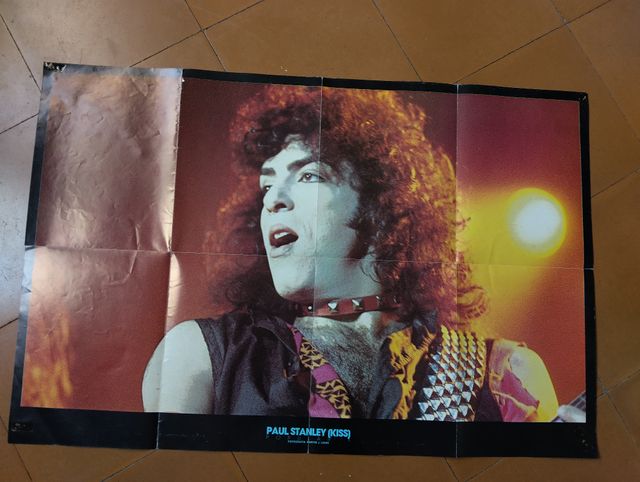 Poster Popular 1 Kiss