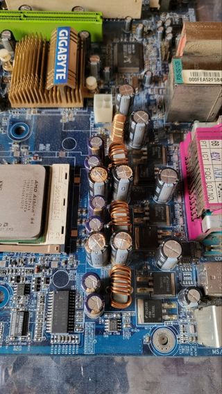 GIGABYTE K8 TRITON PC