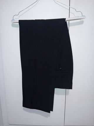 Traje negro juvenil