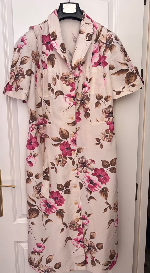 Traje flores manga corta