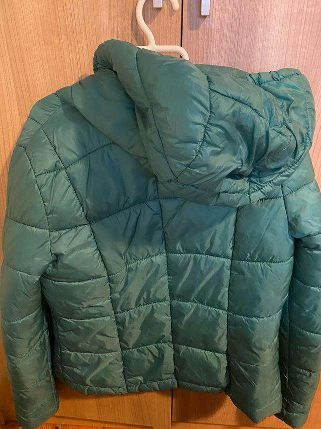 Abrigo verde Bershka talla S